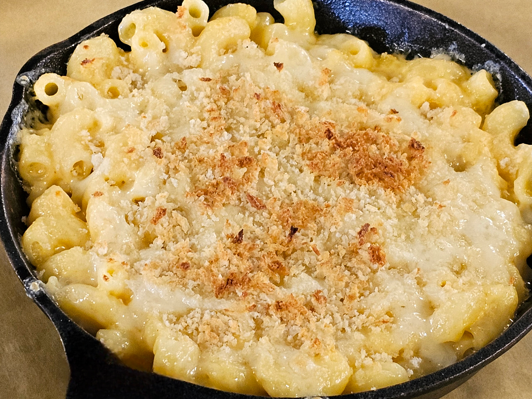 Mac & Cheese Entrée with Crispy Panko Topping — Eager Beaver BBQ